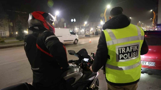 Elazığ'da yılbaşı gecesi kurallara uymayan sürücülere ceza