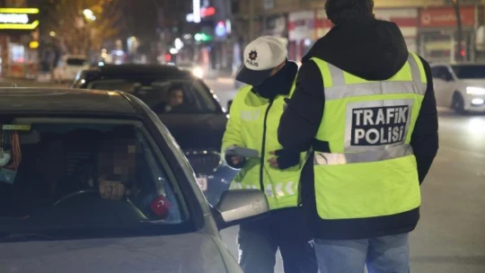 Elazığ'da yılbaşı gecesi kurallara uymayan sürücülere ceza