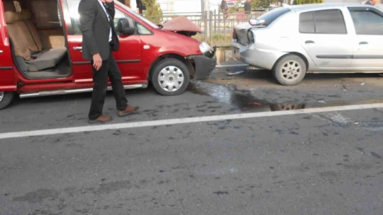 Elazığ'da zincirleme kaza: 5 araç hasar aldı