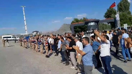 Elazığ'daki maden işçilerinin eyleminin başlamasında 'intihar' detayı