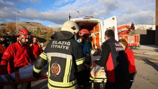 Elazığ Fethi Sekin Şehir Hastanesindeki deprem tatbikatı gerçeği aratmadı