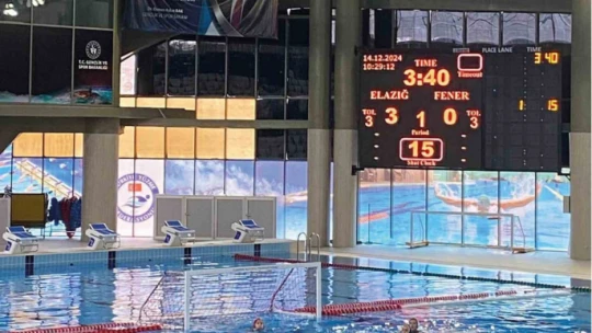 Elazığ Gençlik ve Spor su topu takımından başarılı performans