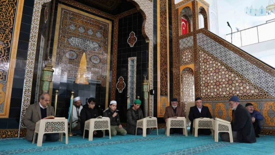 Elazığ'ın camileri mukabele halkalarıyla şenlendi