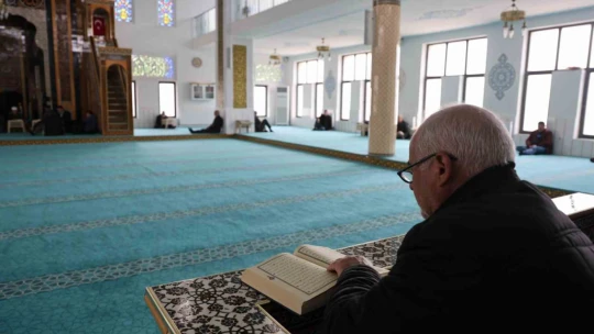 Elazığ'ın camileri mukabele halkalarıyla şenlendi