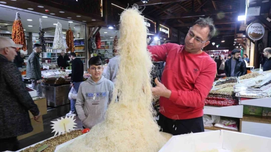 Elazığ Kapalı Çarşı'da bayram yoğunluğu