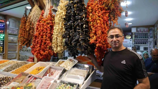 Elazığ kurutmalıkları tezgahlardaki yerini aldı, fiyatlar düştü