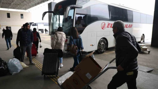 Elazığ otogarında bayram yoğunluğu