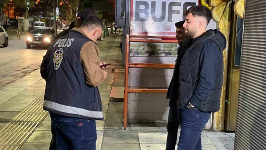Elazığ polisinin şok uygulamaları sürüyor
