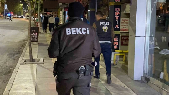 Elazığ polisinin şok uygulamaları sürüyor