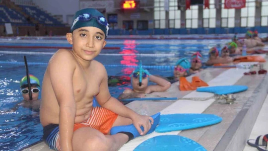Elazığlı sporcular, şampiyonluk için kulaç atıyor