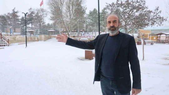 Elazığlılar güne karla uyandı