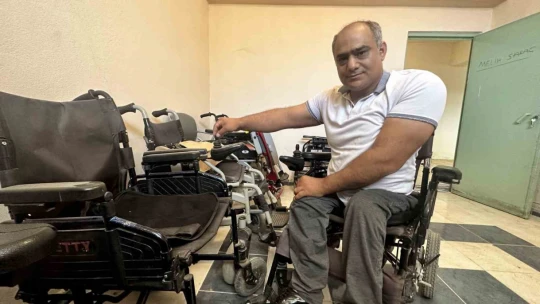 Engelli usta, evinin bodrumuna kurduğu atölye ile engellilerin eli ayağı oldu