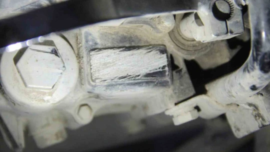 Evin içerisindeki motosikletin hikayesini duyan şaşırıyor