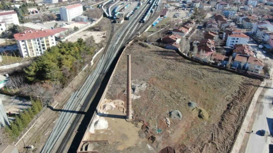 Fabrikası olmayan 40 metrelik baca, 6 büyük depreme rağmen 72 yıldır ayakta duruyor