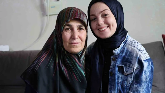 Fedakar anne, böbreğini vererek kızını yeniden hayata bağladı