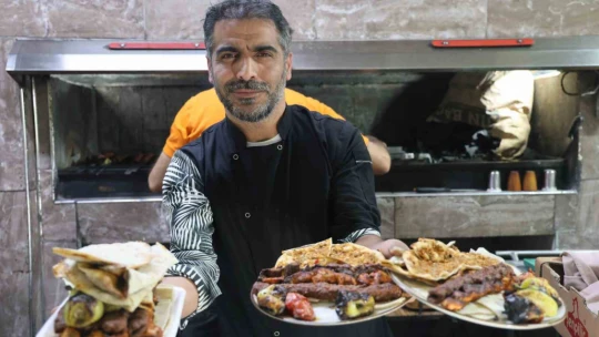 Fuat Usta'dan 'Ejderha Kebabı' kampanyası: Bin liralık tabağı 250 liraya sunuyor