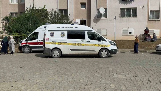 Gece camdan düşen adamın cansız bedeni sabah fark edildi