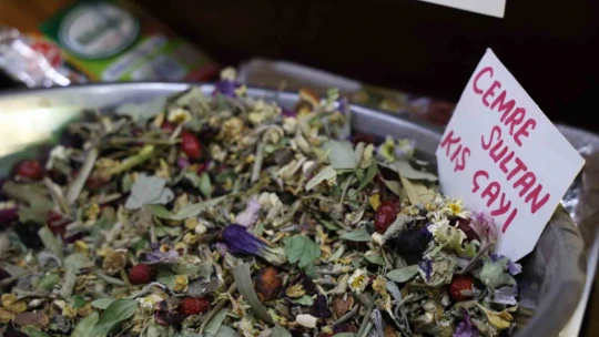 Geçmeyen girip  ve nezle için vatandaşlar aktarcılara akın etti