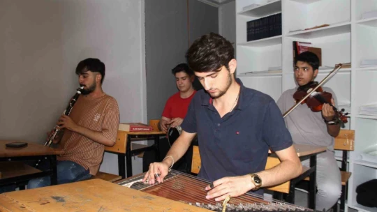 Geleceğin müzisyenleri bu dernekte yetişiyor