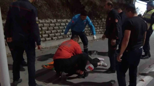 Genç kadın kayalıklardan kendini boşluğa bıraktı: O anlar kamerada