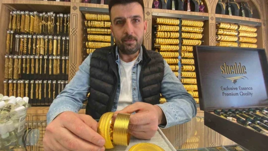 Gerçeğinden ayırt etmek neredeyse imkansız: Elazığ'da imitasyon ürünlere yoğun ilgi