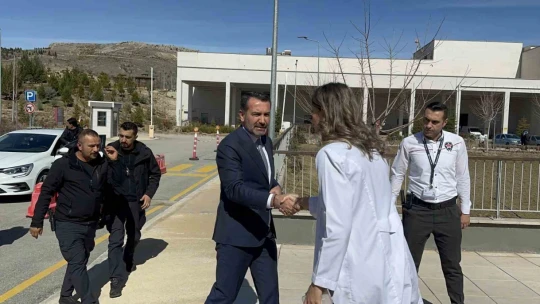 Göçükten sağ kurtarılan madencilerden ilk görüntü