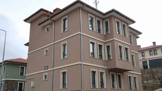 Göl manzaralı TOKİ konutlarında yaşayan depremzedeler: 'Ölünceye kadar devletimizin arkasındayız'