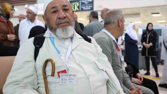 Hacı adaylarını binlerde kişi uğurladı