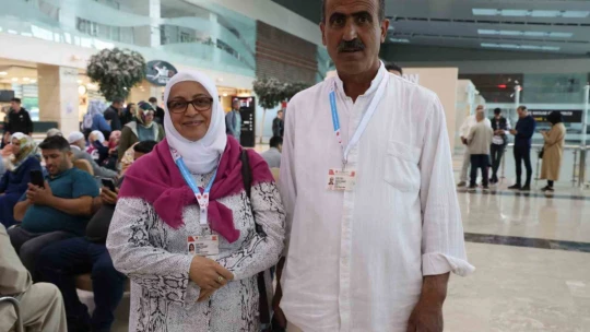 Hacı adaylarını binlerde kişi uğurladı