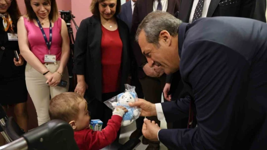 Hastanede tedavi gören çocuklar için 23 Nisan etkinliği