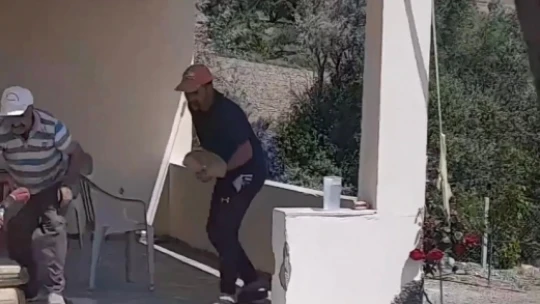 Havalar ısındı, yılanlar evlere girmeye başladı