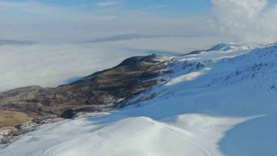 Hazar Gölü sis denizinde kayboldu, ortaya eşsiz görüntüler çıktı