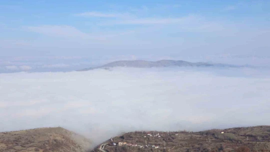 Hazar Gölü sis denizinde kayboldu, ortaya eşsiz görüntüler çıktı