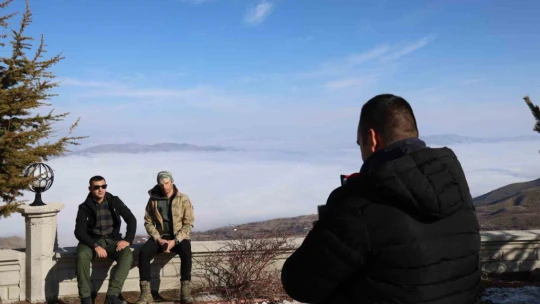 Hazar Gölü sis denizinde kayboldu, ortaya eşsiz görüntüler çıktı