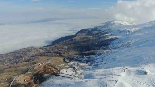 Hazar Gölü sis denizinde kayboldu, ortaya eşsiz görüntüler çıktı