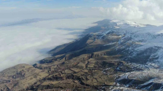Hazar Gölü sis denizinde kayboldu, ortaya eşsiz görüntüler çıktı