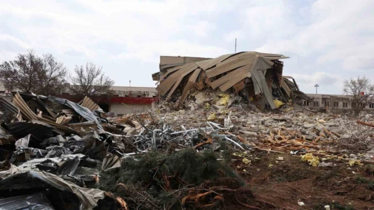 Hemen herkesin bir anısı vardı: Elazığ'da eski terminal binasının son anları havadan görüntülendi
