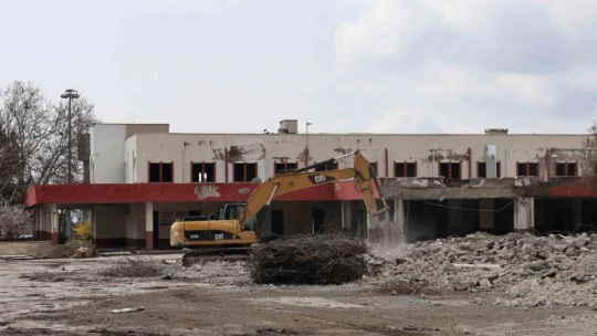 Hemen herkesin bir anısı vardı: Elazığ'da eski terminal binasının son anları havadan görüntülendi