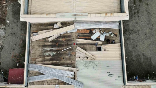 Hemen herkesin bir anısı vardı: Elazığ'da eski terminal binasının son anları havadan görüntülendi