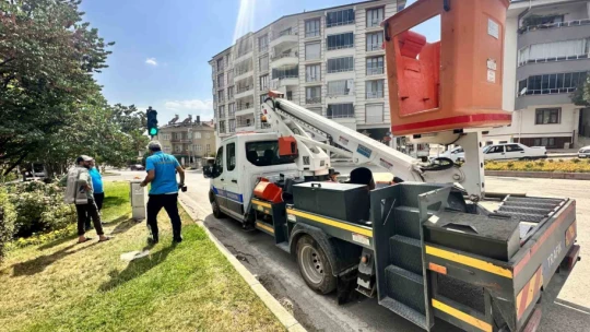Hırsızlar kavşak kontrol cihazını çaldı