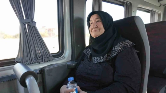 Huzurevi sakinleri, doğup büyüdükleri yerlerde çocukluk hatıralarını anlattı