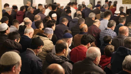 İlk teravih namazında camiler doldu