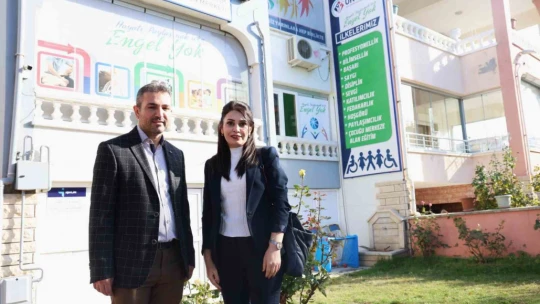 İlk ve ortaokul öğrencilerinden, 'Sevgiye Engel Yok' etkinliği