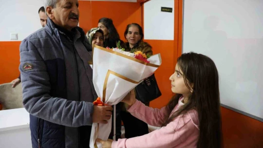 İlkokul öğrencisinin sözleri, görme engelli dernek başkanını duygulandırdı