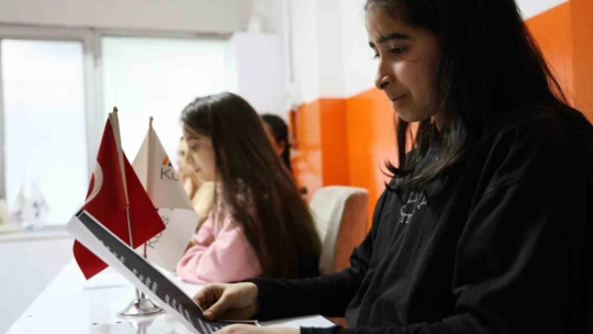 İlkokul öğrencisinin sözleri, görme engelli dernek başkanını duygulandırdı