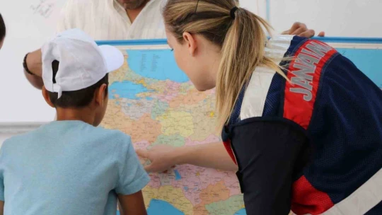 Jandarma ekipleri öğrencilerle bir araya geldi