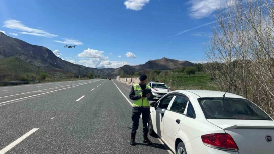 Jandarmadan dronlu trafik denetimi