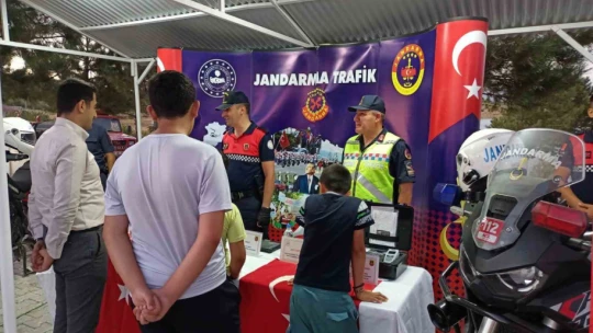 Jandarmadan motosiklet sürücülerine seminer