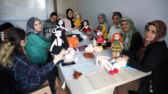 Kadınlar amigurumi ile ekonomilerine katkı sağlıyor