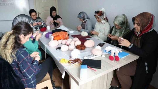 Kadınlar amigurumi ile ekonomilerine katkı sağlıyor